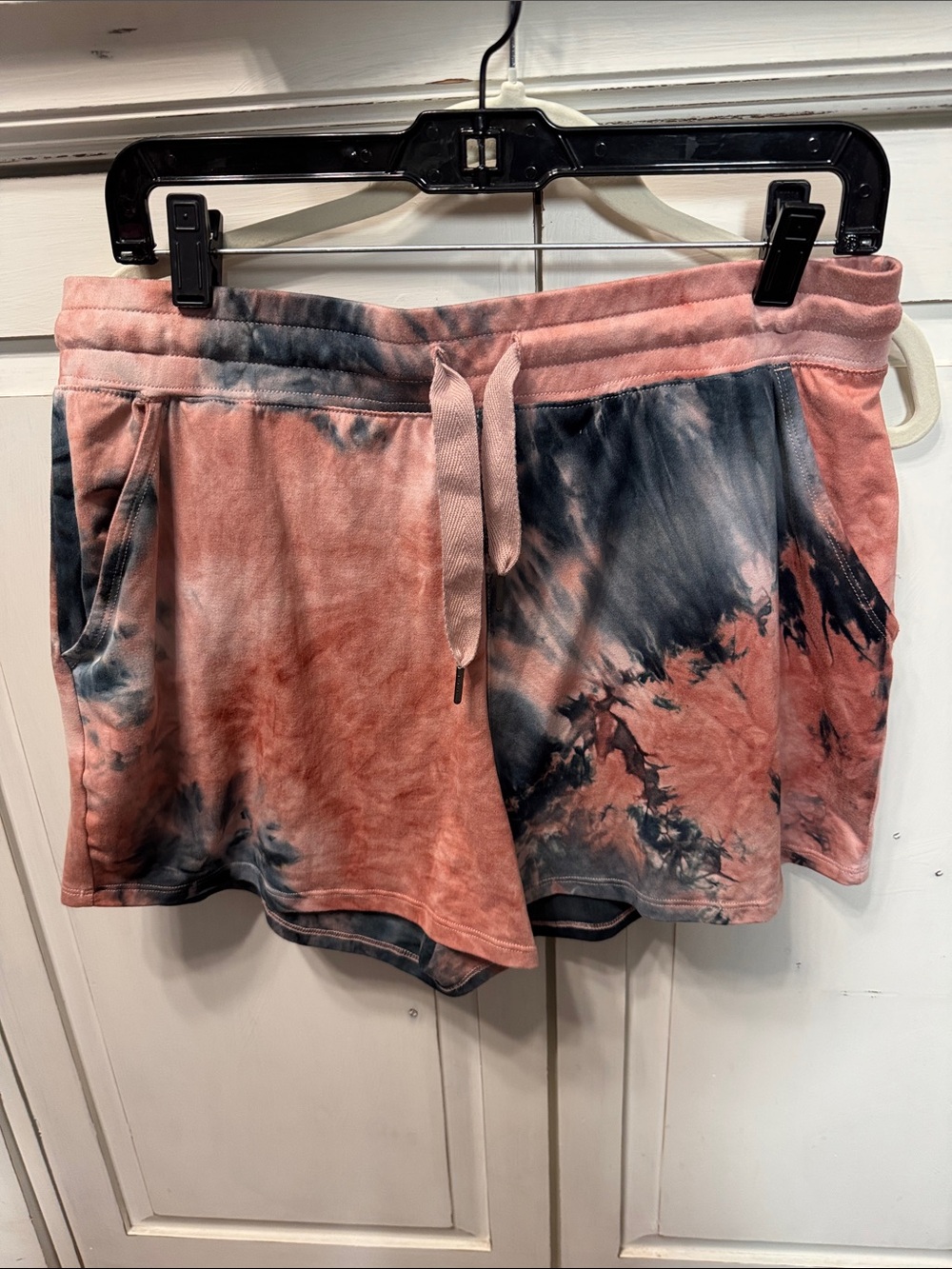 Kyodan Coral Pink and Black Tie-Dye Athletic Shorts with Pockets